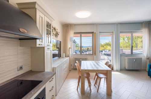Lesa Apartment | Apartment 'Jacuzzi E Vistalago' with Lake View, Wi-Fi and Air Conditioning