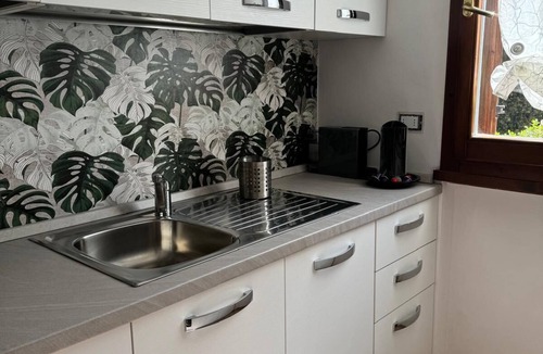 Santa Veneranda Apartment | Apartment just steps away from the sea with pool and whirlpool