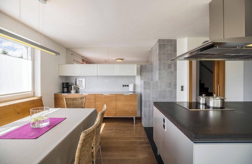 Perca Apartment | Apartment “Kronsun - Ruhe” with Mountain View, Balcony & Garden