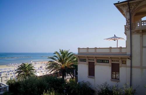 Grottammare Apartment | Apartment L'Ancora. Beautiful, on the sea, in the center!