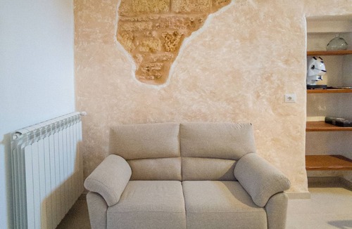 Montesano Salentino Apartment | Apartment 'Le Antiche Dimore - Pietra Viva' with Shared Garden, Wi-Fi and Air Conditioning
