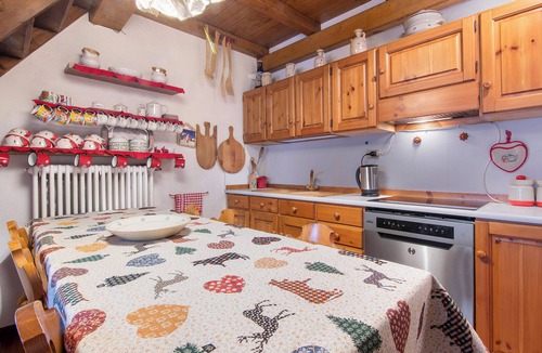 Campodolcino Apartment | Apartment 'La Baita Verde' with Mountain View