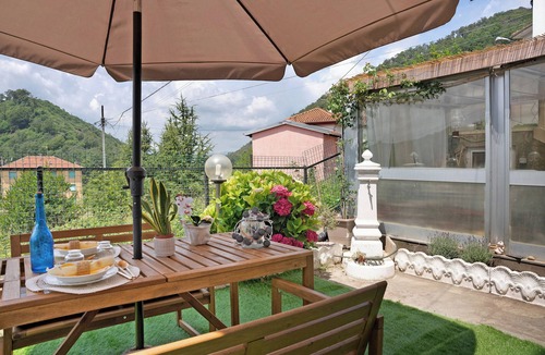 Cairo Montenotte Apartment | Apartment 'La Casa Di Giosy' with Private Garden and Wi-Fi
