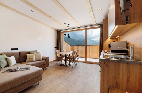 Daunei Apartment | Apartment 'Lat' with Mountain View, Shared Garden and Wi-Fi