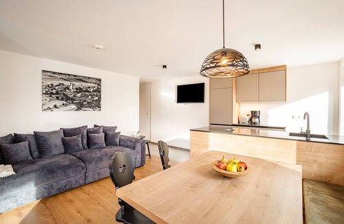 Naz Sciaves Apartment | Apartment 'Linderhof Panorama Terrasse' with Mountain View, Shared Pool and Wi-Fi