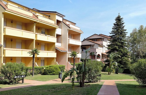 Loano Apartment | Apartment "Loano2 - Bilo Terra - Villaggio"; private garden, shared pools and Wi-Fi