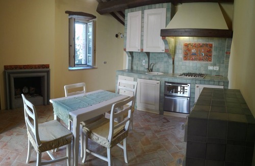 San Feliciano Other | Apartment located within the Baglioni-Pompili Rocca of the fourteenth century.