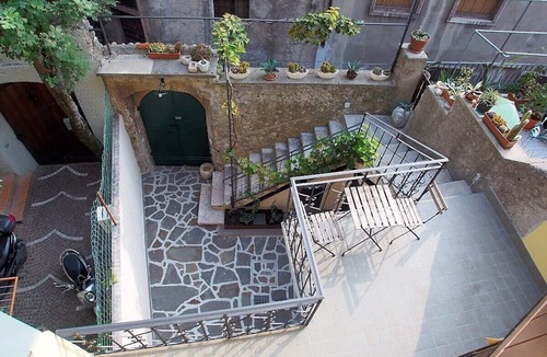 Malcesine Old Town Apartment | Apartment LUISA in the Casa Corte in the heart of Malcesine