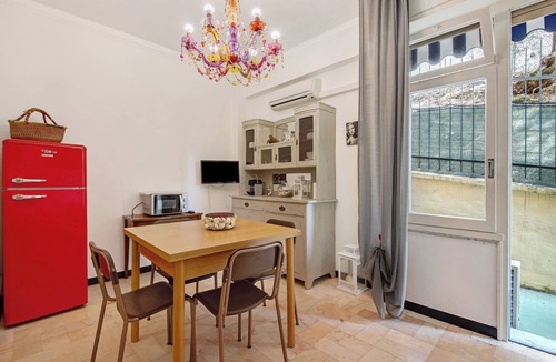 Cavi Apartment | Apartment 'Lulu' with Private Terrace, Wi-Fi and Air Conditioning