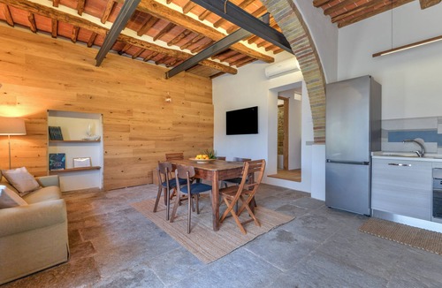 Seccheto Apartment | Apartment 'Magnolia Loft' with Wi-Fi and Air Conditioning
