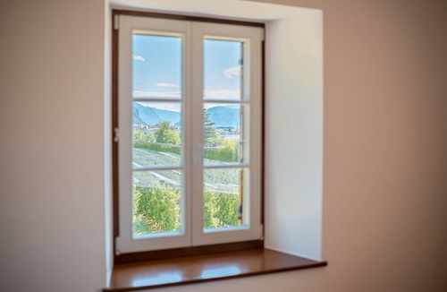 Laives Apartment | Apartment 'Maso Renner Quadrilocale Torre' with Mountain View, Shared Garden and Wi-Fi