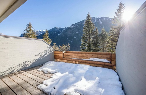 Mazzin Apartment | Apartment "Mazzin" with Mountain View, Terrace & Wi-Fi