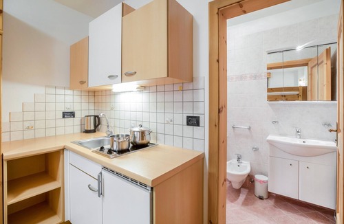 Colfosco Apartment | Apartment near the ski slopes with Wi-Fi, garden and terrace