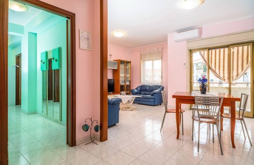 San Giorgio-Librino-San Giuseppe la Rena-Zia Lisa-Villaggio Sant'Agata Apartment | Apartment 'Nigido Holiday Houses Simona' with Sea View, Wi-Fi and Air Conditioning