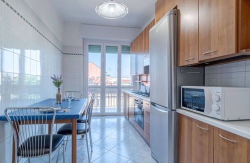 Millefonti Apartment | Apartment of about 70 square meters, able to accommodate up to 5 people, located on the fifth floor of a building with a lift (NOT suitable for disabled people - steps to access it).The property is located in the Lingotto district, full of all services a
