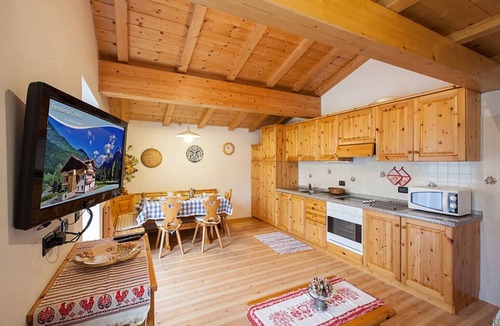 Pera Apartment | Apartment "Residence Cristina Trilocale" With Mountain View, Garden and Balcony