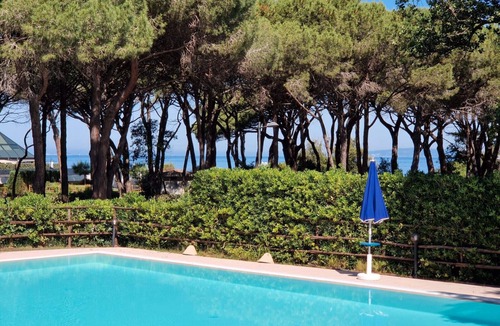 Punta Ala Apartment | Apartment 'Rex Lo Scoglietto - Number 8 with Shared Pool, Wi-Fi and Air Conditioning