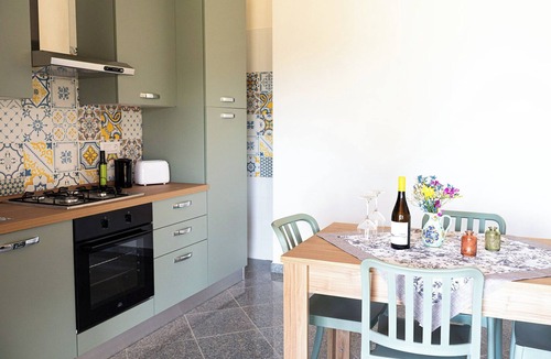 Montecorice Apartment | Apartment 'Rosmarino' with Sea View, Wi-Fi and Air Conditioning