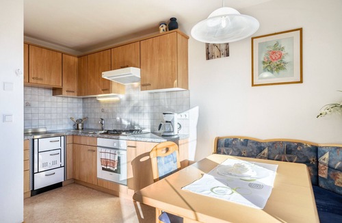 San Genesio Atesino Apartment | Apartment 'Stücklhof Wohnung Rose' with Mountain View, Shared Garden and Wi-Fi