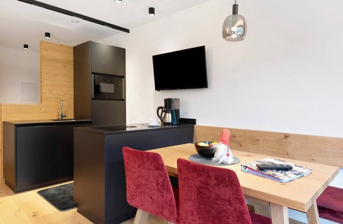 San Cipriano Apartment | Apartment 'Similde' with Mountain View, Shared Terrace and Wi-Fi