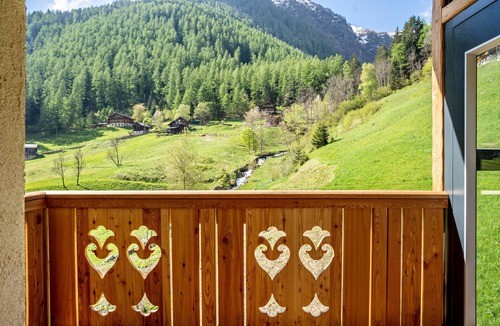 Rabbi Apartment | Apartment 'Sussurro Del Ruscello' with mountain view, shared garden and Wi-Fi