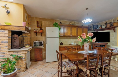Matino Apartment | Apartment "Villa Claudia" with Private Garden & Wi-Fi
