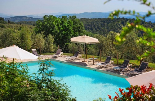 San Casciano in Val di Pesa Apartment | Apartment with A/C, WIFI, pool, TV, terrace, pets allowed, panoramic view, close to Greve In Chianti