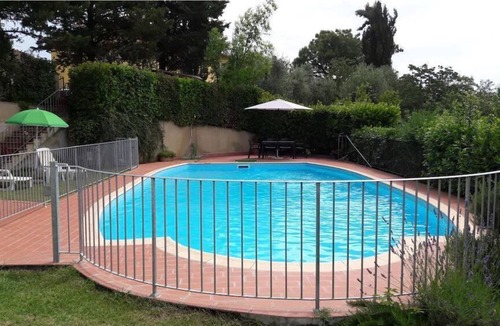 Gambassi Terme Apartment | APARTMENT WITH LARGE PRIVATE GARDEN IN FRONT.IDEAL FOR RELAXING