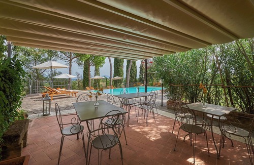 Torrita di Siena Apartment | Apartment with a beautiful view of the pool and Torrita village