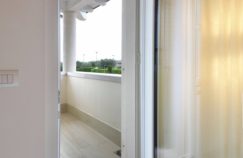 Montioni Apartment | Apartment with large terrace (lake view) and shared pool