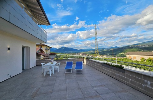 Tassullo Apartment | Apartment with panoramic terrace and romantic dinners