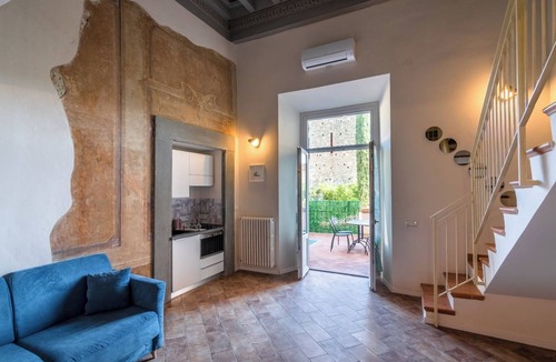 Pistoia Apartment | Apartment with terrace in center