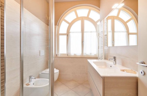 Garda Apartment | ApartmentsGarda - Antiche Mura - Salgari
