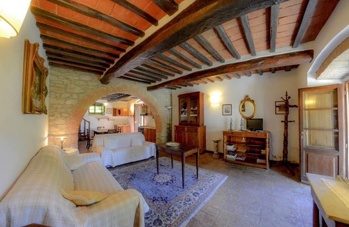 San Pietro a Cegliolo Apartment | APP. CICLAMINO x4 Beautiful farmhouse surrounded by nature, with swimming pool just 3 km from Cortona