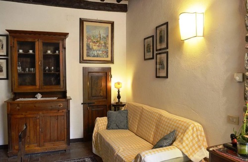 San Pietro a Cegliolo Apartment | APP. GARDENIA x4 Beautiful farmhouse surrounded by nature, with swimming pool just 3 km from Cortona