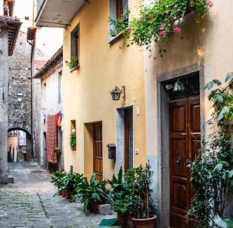 Mologno Apartment | Appartamenti Sol & Sombra in Barga