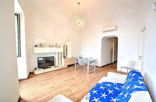 Amalfi Apartment | Appartamento Enos: A graceful apartment in a quiet position, situated at a short distance from the Cathedral of Amalfi, with Free WI-FI.