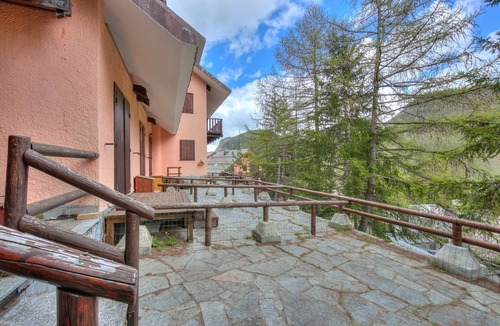 Claviere Apartment | Appartamento La Marmotta Mountain Retreat, Claviere, Italy