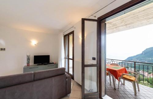 Gardola Apartment | Appartamento le Coste Lake View