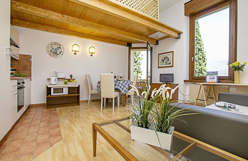 Riva del Garda Apartment | Appartamento Villa Lina, Riva del Garda, Italy