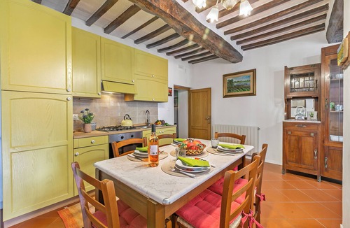 Panicale Apartment | Appartment With Pool And Garden, Panicale, Italy