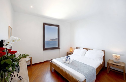 Manarola House | Arpaiu - Odeyo Sas