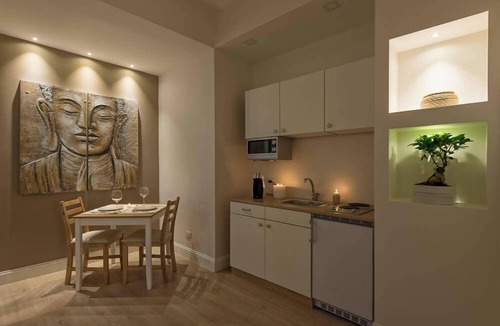 Universita Apartment | Aruna Suites