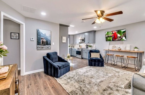 Chamblee House | ATH - Chamblee - 2BR -Pet Friendly -Ranch (lawson)