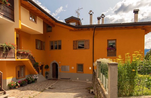 Ossana Apartment | Attic, relaxation and romance.