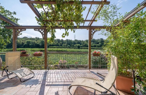 Ceredello Apartment | Awesome apartment in Caprino Veronese VR with WiFi
