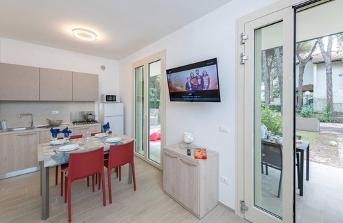 Lido degli Estensi House | Awesome home in Lido di Spina FE