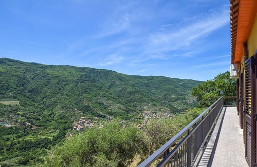 Sinagra House | Awesome home in Sinagra with WiFi