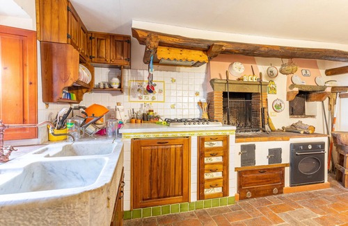 Saturnana House | Awesome home in Villa di Piteccio