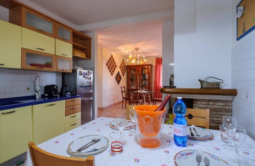 Trecastelli House | Awesome home in Castel Colonna di Mont